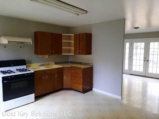 Building Photo - 3 br, 1 bath House - 314 Eastman Rd