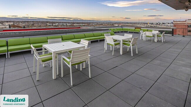 Foto del edificio - 1000 S Broadway