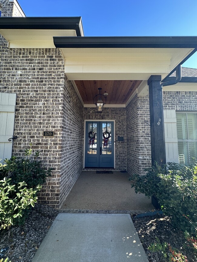 Building Photo - 170 Mulberry Ln