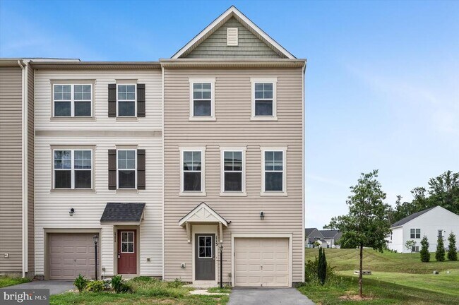 Building Photo - 113 Fading Star Ct