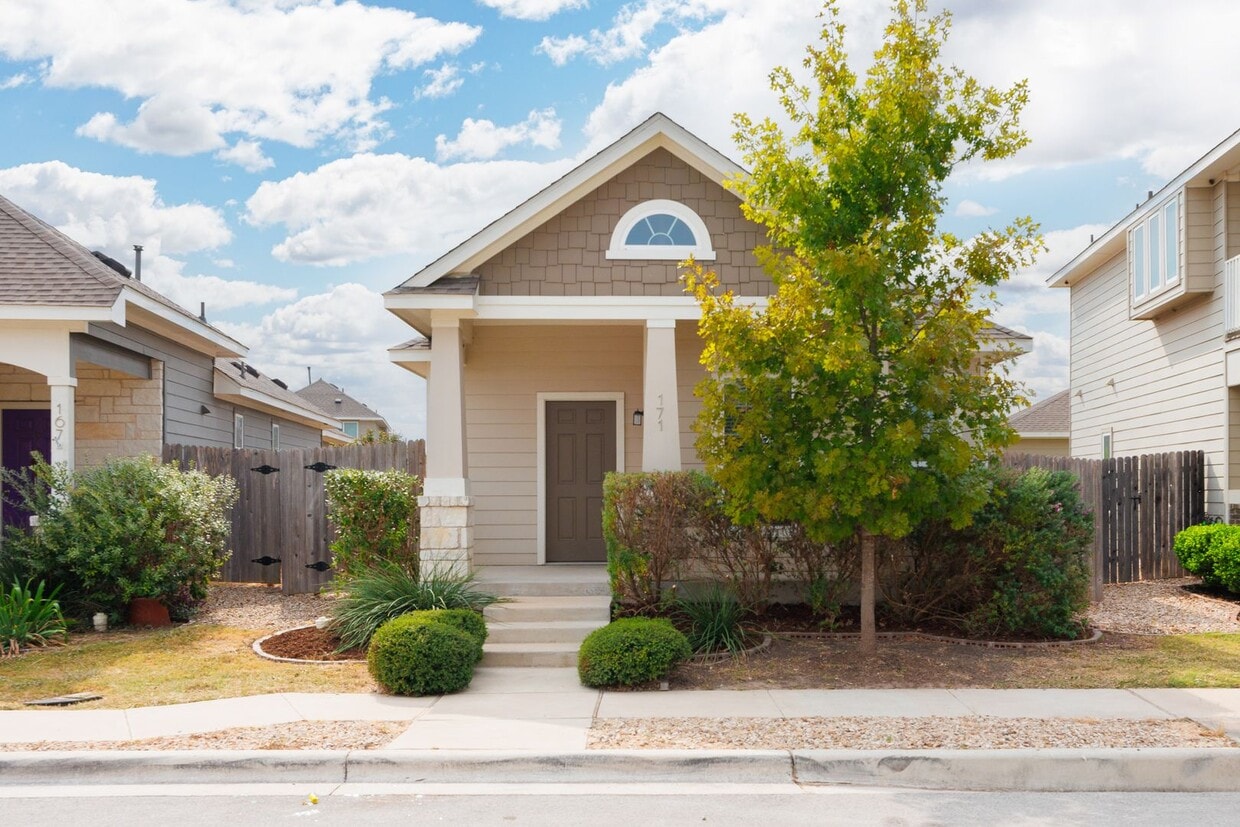 Foto principal - 2 BEDROOM HOME LOCATED IN SAN MARCOS, TEXAS!