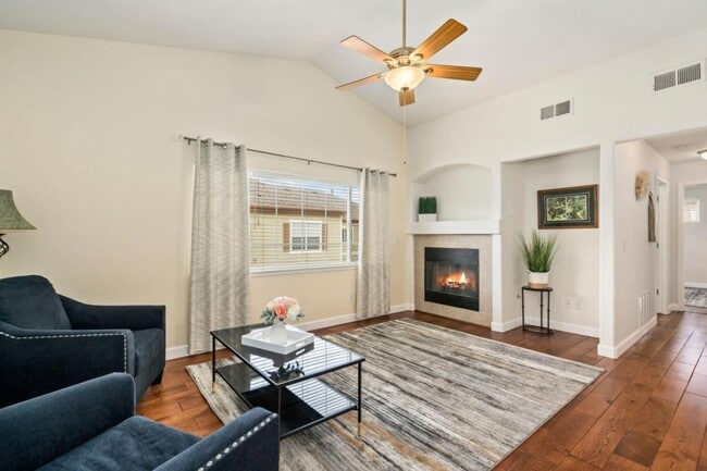 Foto del edificio - 5014 Brookfield Dr