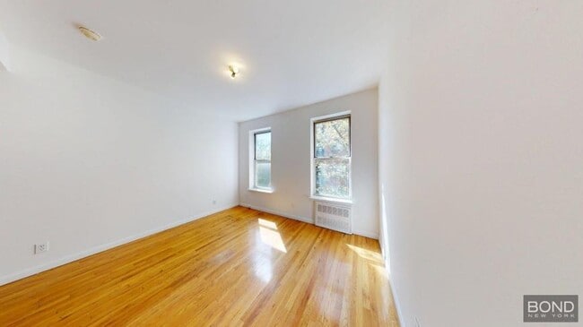Building Photo - 1 bedroom in Manhattan NY 10014