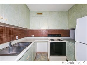 Kitchen - 509 University Ave