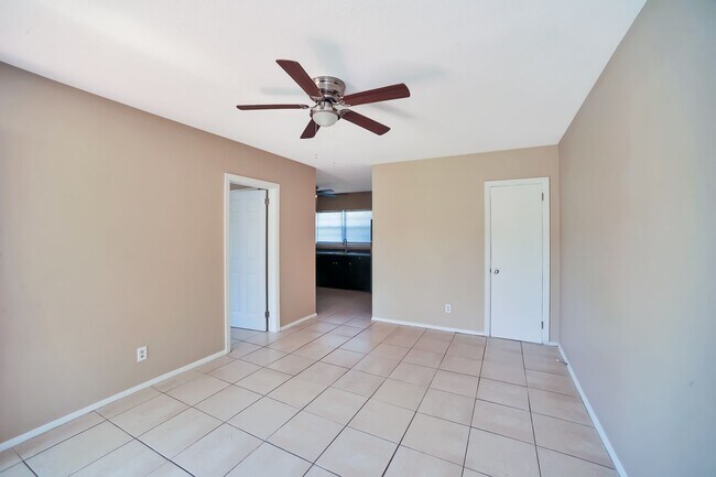 Foto del edificio - 1420 AVOCADO AVE #11