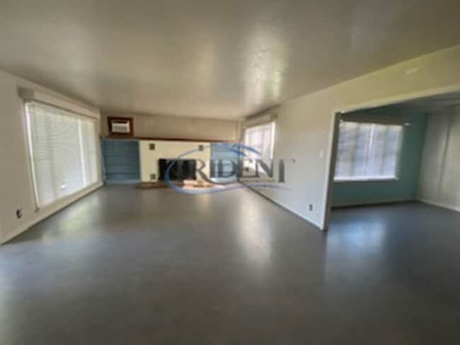 Building Photo - 2 bedroom, 2 bath house, plus a bonus room, located in the country.
