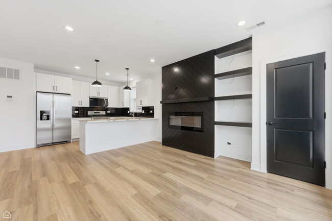 Foto del edificio - 3902 S Lake Park Ave