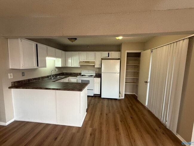 Foto del edificio - 3925 Highridge Dr SW