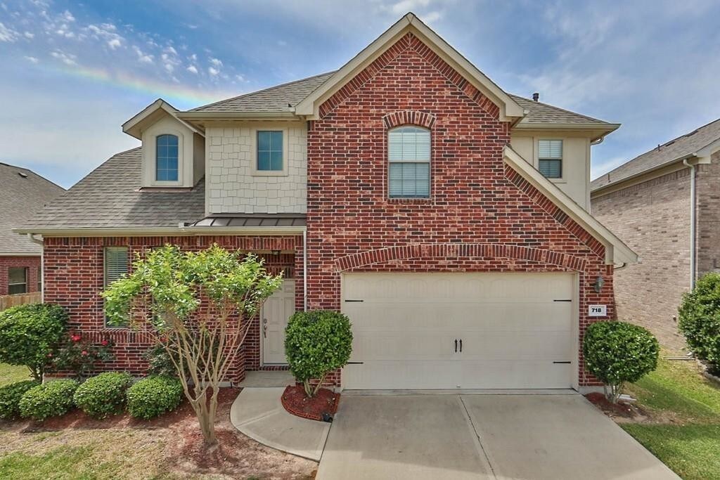 Foto principal - 718 Harbor Lakes Ln