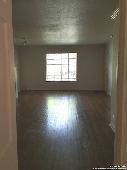 Building Photo - 230 E Mulberry Ave