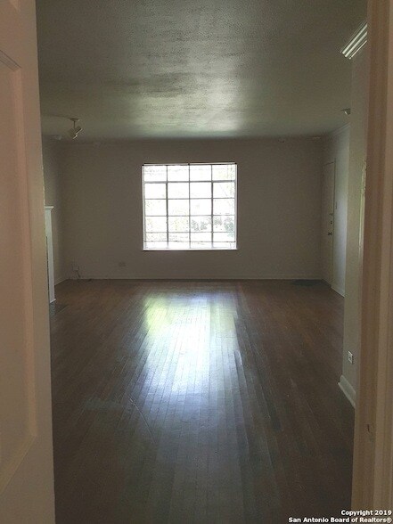 Foto del edificio - 230 E Mulberry Ave