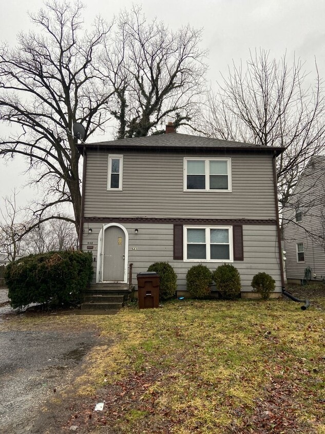 Primary Photo - 943-945 Sheridan