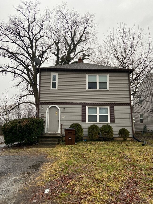 Building Photo - 943-945-945 Sheridan Ave