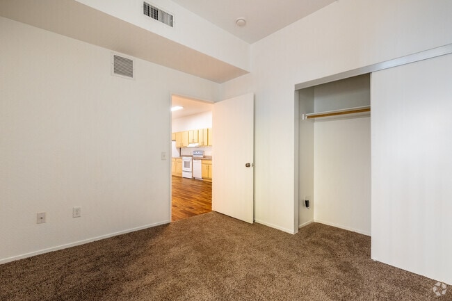 1 HAB, 1 BA - 679 ft² - College Villas - Senior Community