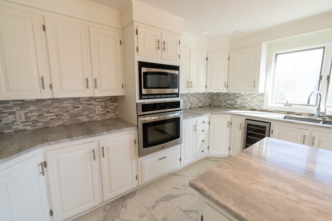 Foto del edificio - 363 Blackstrap Rd