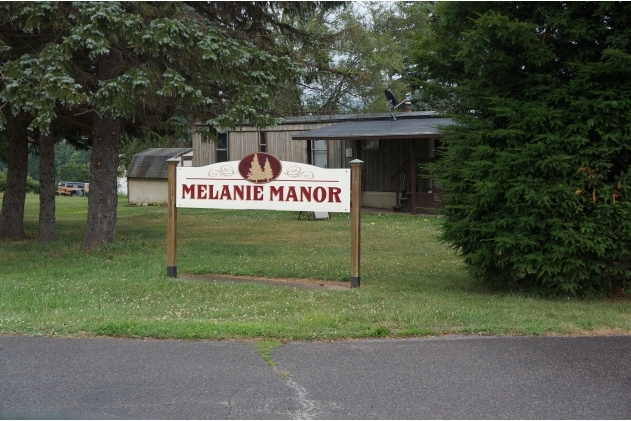 Primary Photo - Melanie Manor