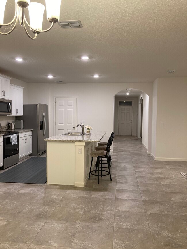 Building Photo - 10789 SW Cremona Way