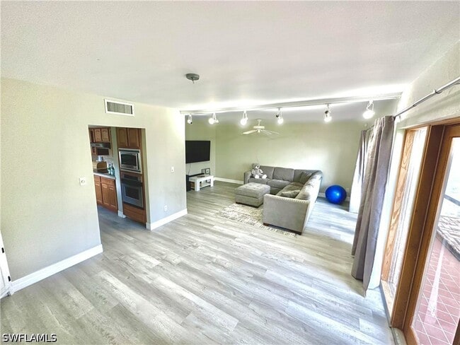 Foto del edificio - 416 Bristle Cone Ln