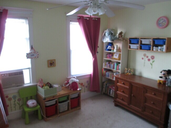 Building Photo - 7731 Hasbrook Ave