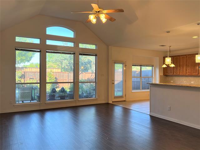 Foto del edificio - 702 Willow Ridge Ct