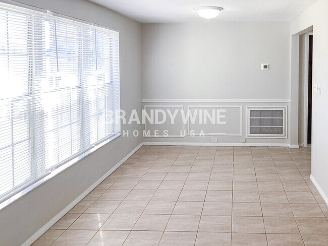 Building Photo - 3535 Devonshire Dr