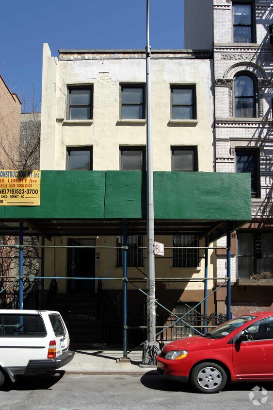 Foto del edificio - 239 E 7th St