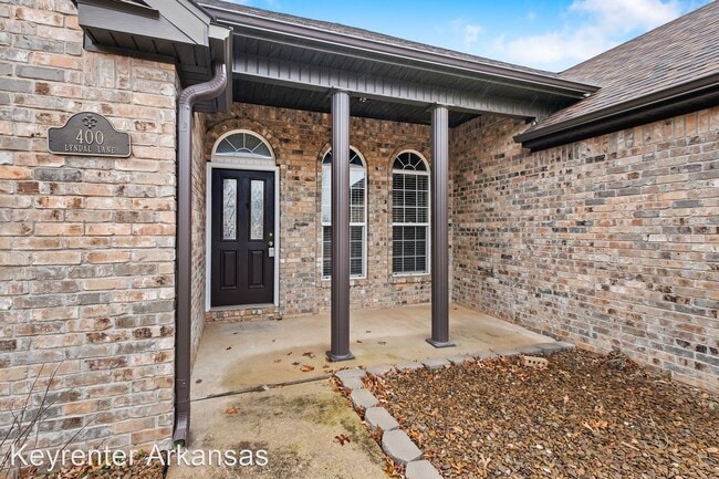 Building Photo - 3 br, 3 bath House - 400 Lyndal Ln