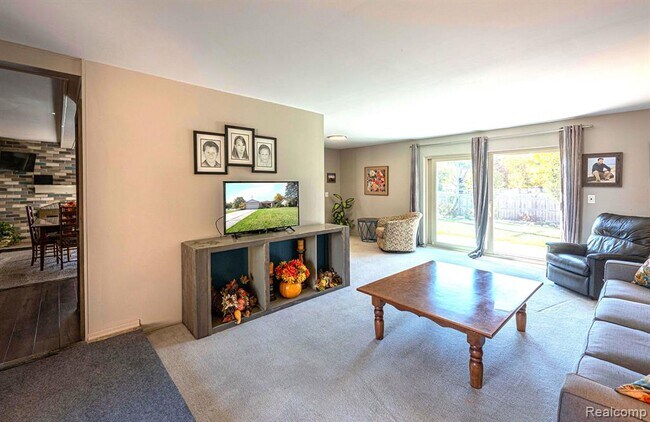Building Photo - 6409 Durham Dr