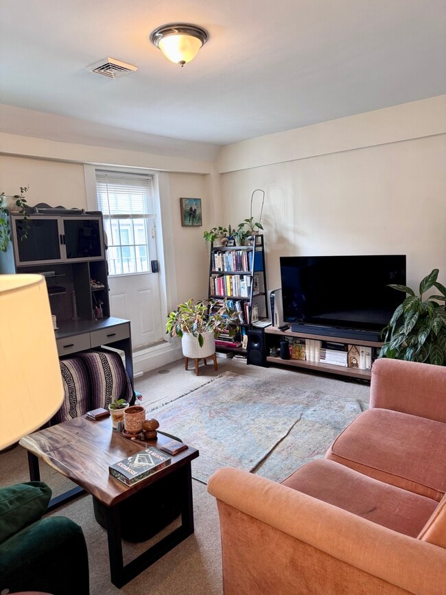 Foto del edificio - 122 Gore St