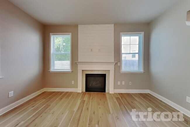 Foto del edificio - 165 Lynnridge Dr