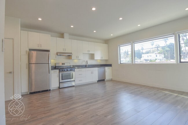 Foto del edificio - 905 Parkman Ave