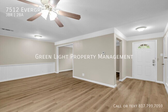 Foto del edificio - 7512 Evergreen Rd