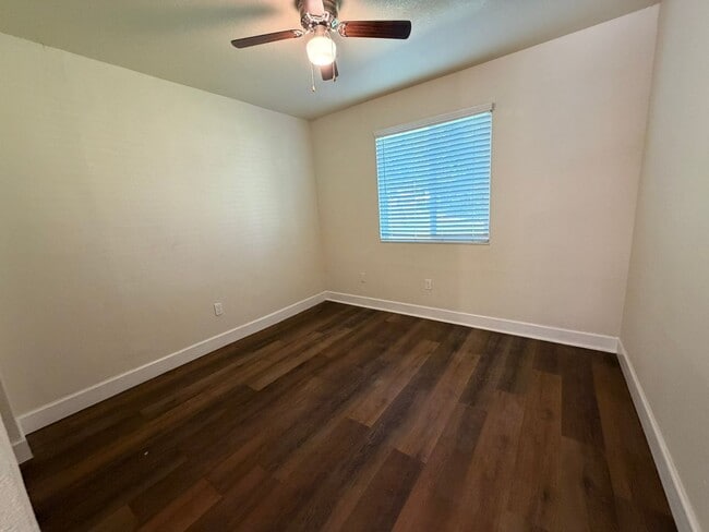 Foto del edificio - 535 N Harbor Blvd