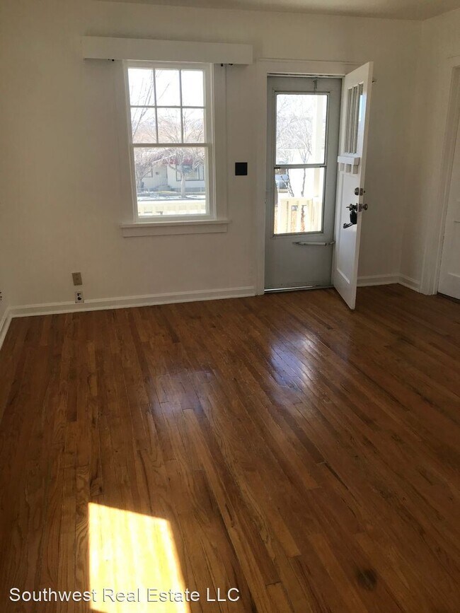Building Photo - 2 br, 1 bath House - 317 I Street