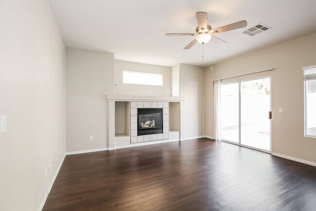 Building Photo - 8832 W Pine Pitch Dr