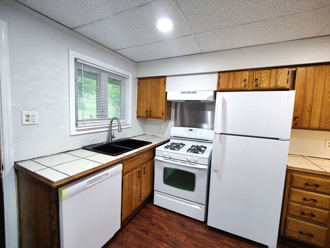 Foto del edificio - *Recently Updated 2BD/1.5BA Duplex Availab...