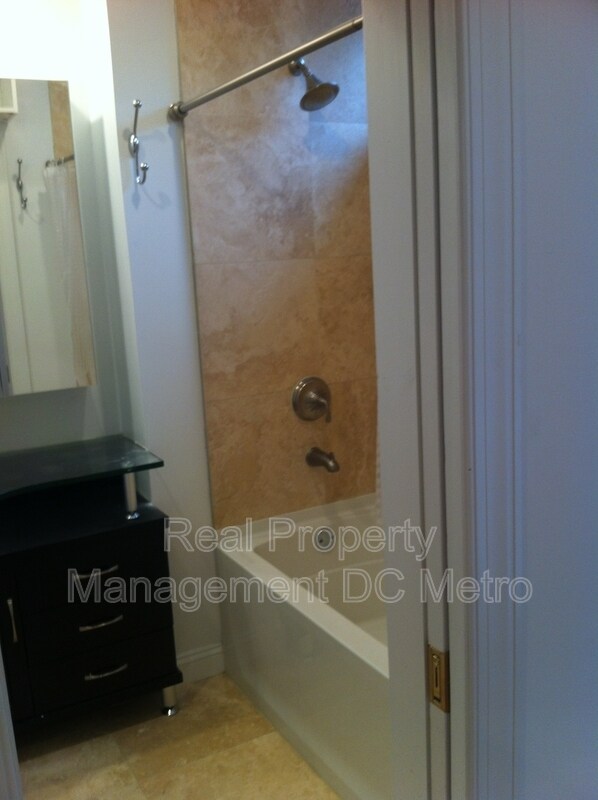 Foto del edificio - 2131 Newport Pl NW