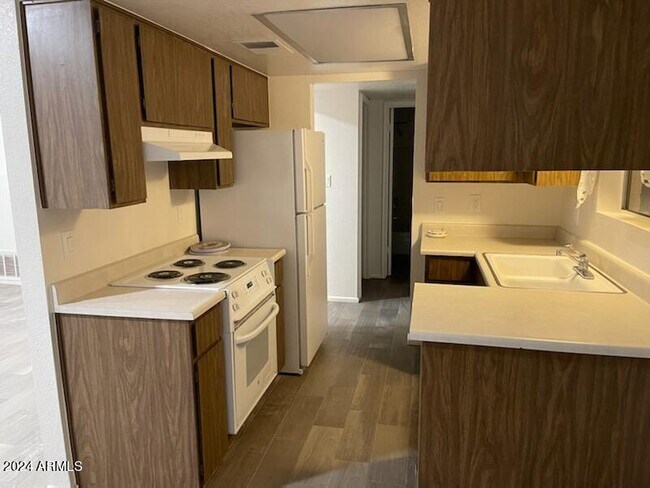 Foto del edificio - 1341 N Gaylord Cir