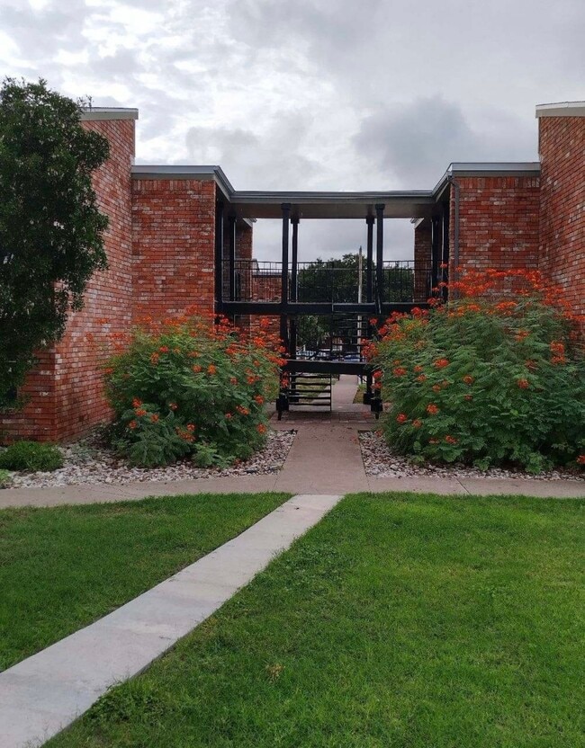 Foto del edificio - Willow Wood Apartments