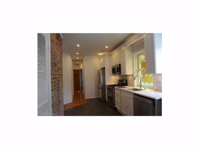 Primary Photo - 422 E 4th St