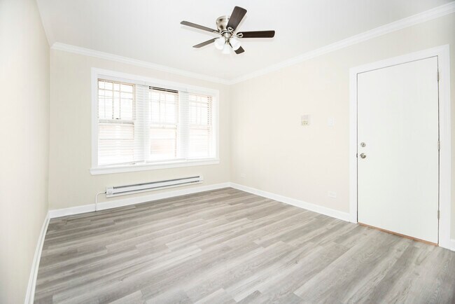 Foto del edificio - 839 W Cornelia Ave
