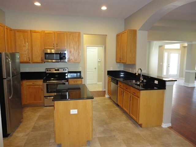 Building Photo - 605 Crystal Clear Lane