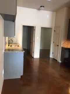 Foto del edificio - 1021 W 2nd St