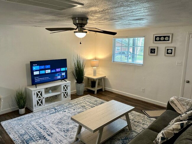 Photo - 826 2nd St SW Apartments