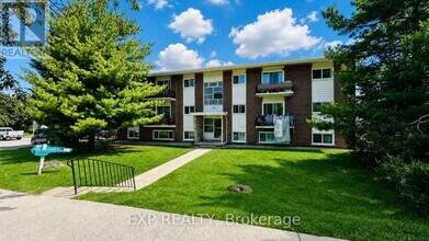 Building Photo - 428 Barrie Pl