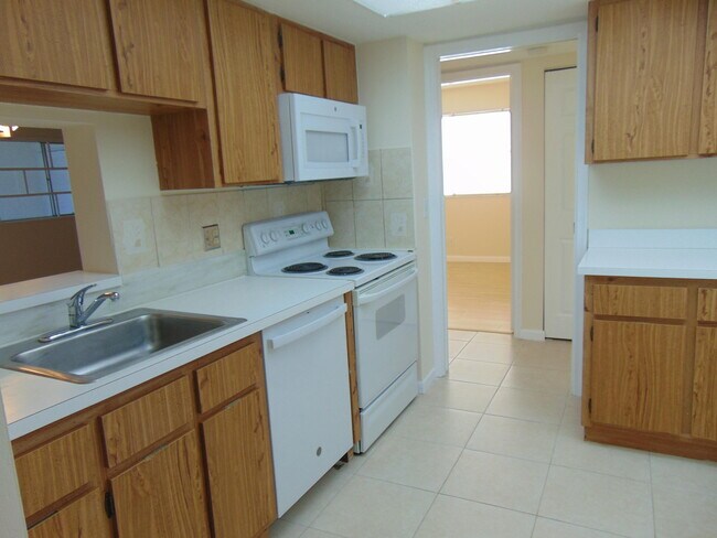 Building Photo - 3186 Via Poinciana