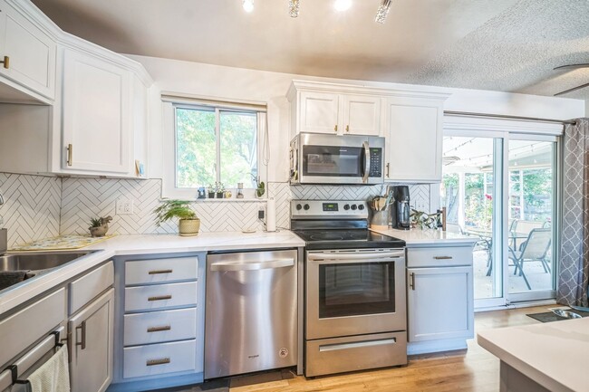 Building Photo - Charming 3BR House in Broomfield