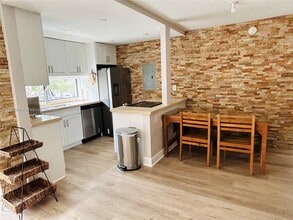 Building Photo - 17021 N Bay Rd