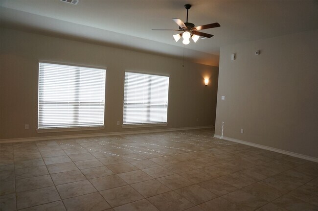 Building Photo - 3539 Christopher Dr