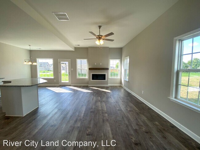 Building Photo - 4 br, 2.5 bath House - 5429 Lakeside Cove